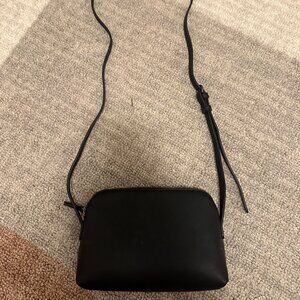 Universal Thread Black Crossbody Purse